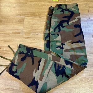 Baggy Combat Camouflage Pants Size Large Short military cargo Hunting Camo Army